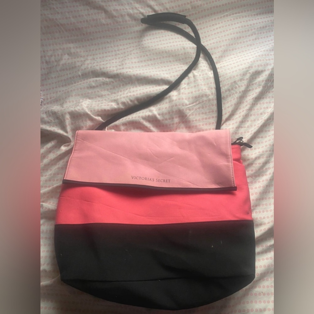 Victoria’s Secret insulated bag